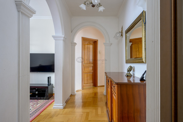 Продам трехкомнатную (3-комн.) квартиру, Ленинский пр-кт, 75/9, Москва г