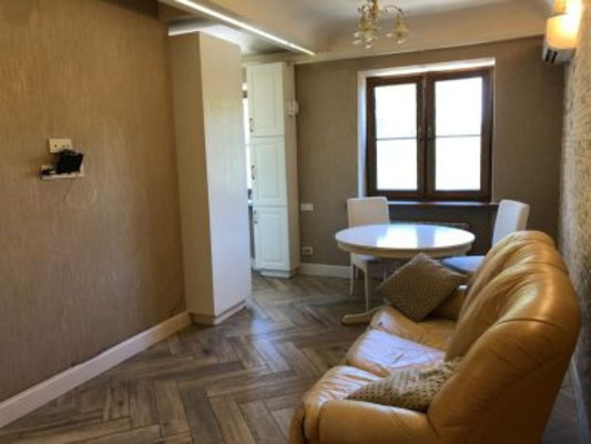 Продам трехкомнатную (3-комн.) квартиру, Таганрогская ул, 143, Ростов-на-Дону г