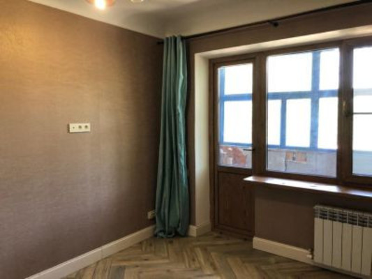 Продам трехкомнатную (3-комн.) квартиру, Таганрогская ул, 143, Ростов-на-Дону г