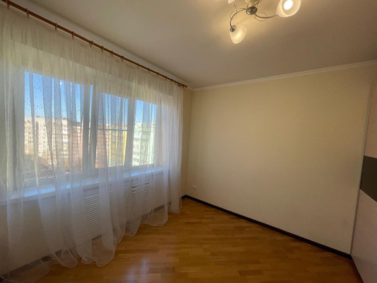Продам трехкомнатную (3-комн.) квартиру, 339-й Стрелковой Дивизии ул, 27, Ростов-на-Дону г