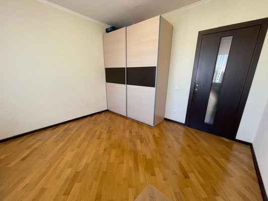 Продам трехкомнатную (3-комн.) квартиру, 339-й Стрелковой Дивизии ул, 27, Ростов-на-Дону г