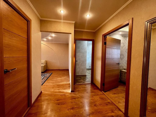 Продам трехкомнатную (3-комн.) квартиру, Еременко ул, 60к12, Ростов-на-Дону г