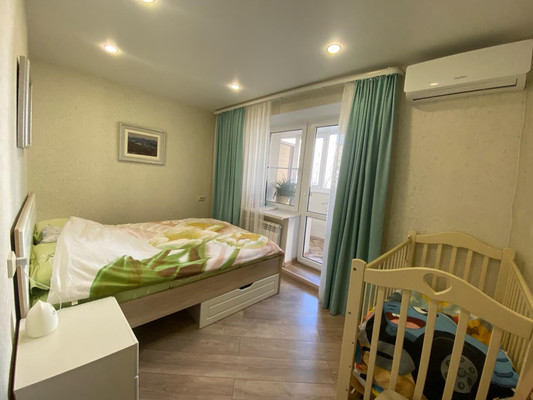 Продам трехкомнатную (3-комн.) квартиру, Таганрогская ул, 112ка, Ростов-на-Дону г
