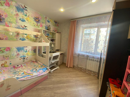 Продам трехкомнатную (3-комн.) квартиру, Таганрогская ул, 112ка, Ростов-на-Дону г