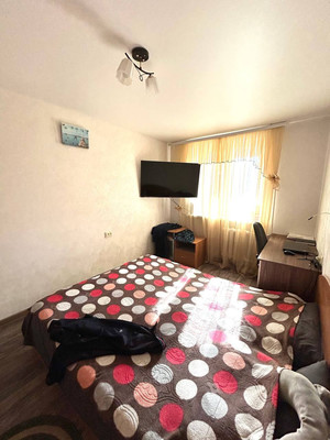 Продам двухкомнатную (2-комн.) квартиру, Ковыльная ул, 60, Симферополь г