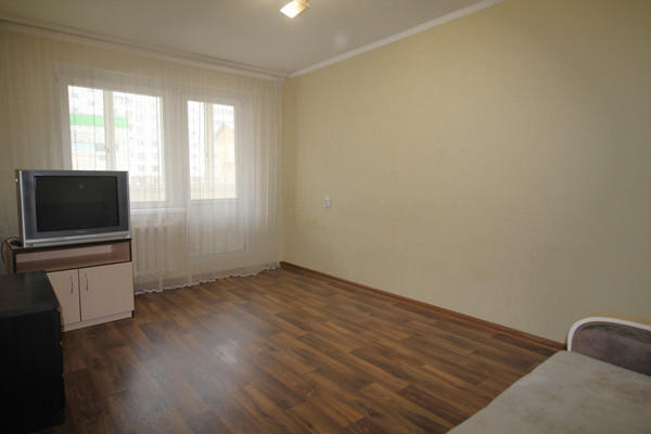 Продам однокомнатную (1-комн.) квартиру, Космонавтов ш, 166б, Пермь г
