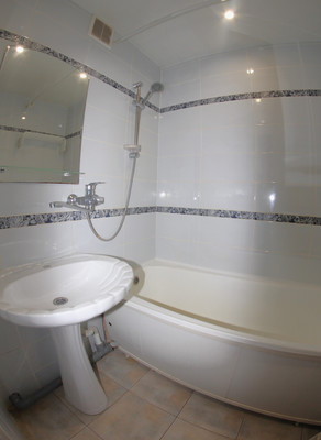 Продам однокомнатную (1-комн.) квартиру, Космонавтов ш, 166б, Пермь г