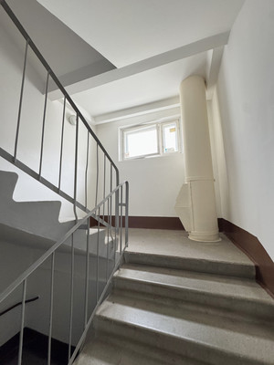 Продам однокомнатную (1-комн.) квартиру, Космонавтов ш, 166б, Пермь г