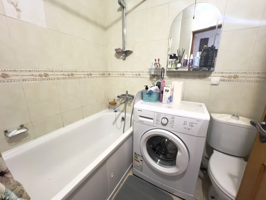 Продам двухкомнатную (2-комн.) квартиру, Самокиша ул, 4, Симферополь г