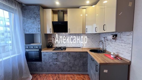 Продам двухкомнатную (2-комн.) квартиру, Им А.К.Харитонова ул, 75, Выборг г