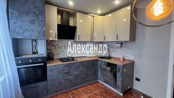 Продам двухкомнатную (2-комн.) квартиру, Им А.К.Харитонова ул, 75, Выборг г