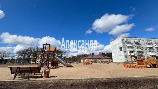 Продам двухкомнатную (2-комн.) квартиру, Им А.К.Харитонова ул, 75, Выборг г