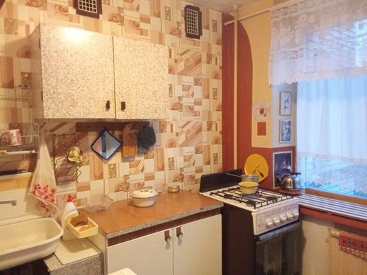 Продам трехкомнатную (3-комн.) квартиру, Бухарестская ул, 33к2, Санкт-Петербург г