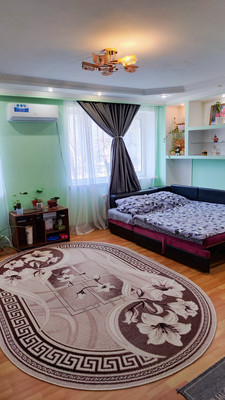 Продам трехкомнатную (3-комн.) квартиру, 50 лет Октября ул, 5, Красногвардейское пгт