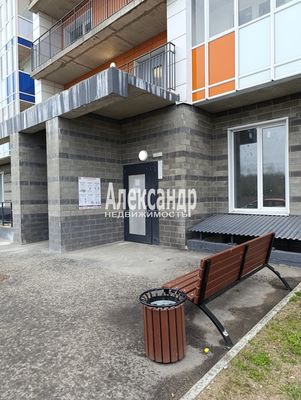 Продам однокомнатную (1-комн.) квартиру, Заводская ул, 18к2, Янино-1 гп