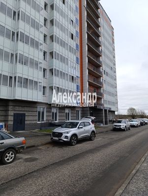 Продам однокомнатную (1-комн.) квартиру, Заводская ул, 18к2, Янино-1 гп