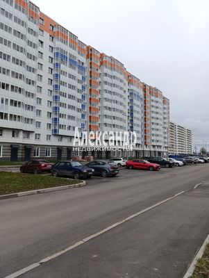 Продам однокомнатную (1-комн.) квартиру, Заводская ул, 18к2, Янино-1 гп