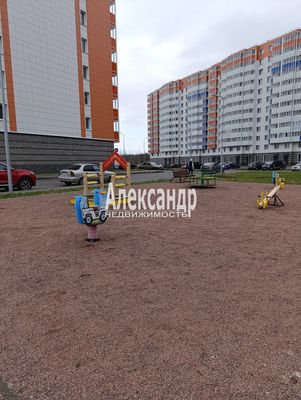 Продам однокомнатную (1-комн.) квартиру, Заводская ул, 18к2, Янино-1 гп