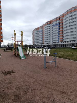 Продам однокомнатную (1-комн.) квартиру, Заводская ул, 18к2, Янино-1 гп