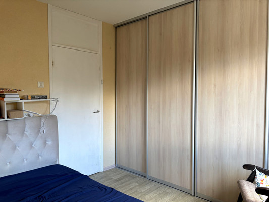 Продам трехкомнатную (3-комн.) квартиру, Интернациональная ул, 4, Костомукша г