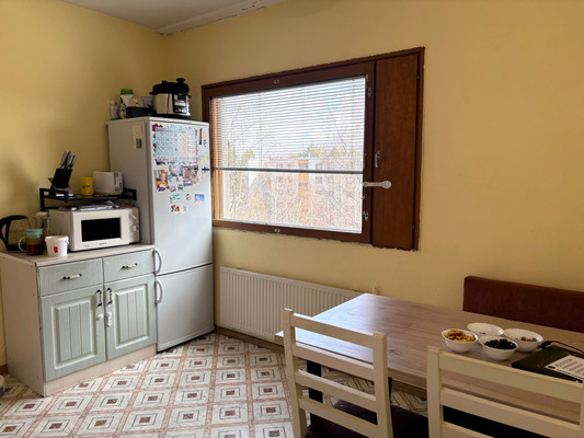 Продам трехкомнатную (3-комн.) квартиру, Интернациональная ул, 4, Костомукша г