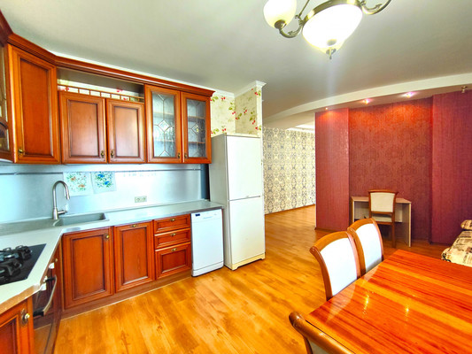 Продам двухкомнатную (2-комн.) квартиру, Аделя Кутуя ул, 44, Казань г