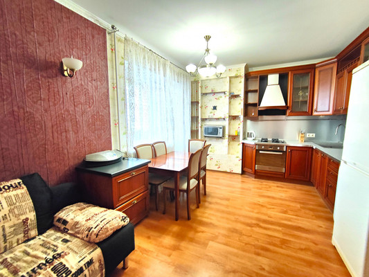 Продам двухкомнатную (2-комн.) квартиру, Аделя Кутуя ул, 44, Казань г