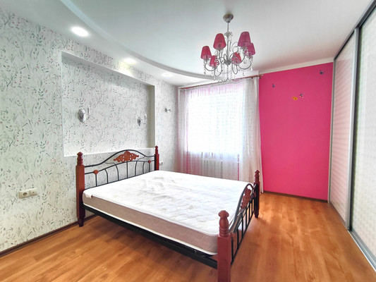 Продам двухкомнатную (2-комн.) квартиру, Аделя Кутуя ул, 44, Казань г