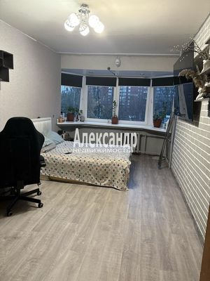 Продам однокомнатную (1-комн.) квартиру, Токарева ул, 15, Сестрорецк г