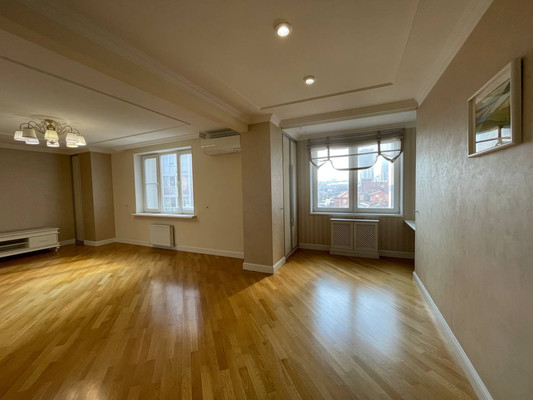 Продам трехкомнатную (3-комн.) квартиру, Казахстанский пер, 19б, Ростов-на-Дону г