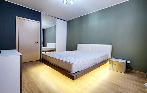 Продам двухкомнатную (2-комн.) квартиру, Замятина пер, 24, Екатеринбург г