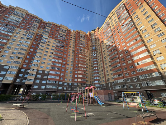 Продам двухкомнатную (2-комн.) квартиру, Объездная дорога ул, 1, Сосновый Бор п