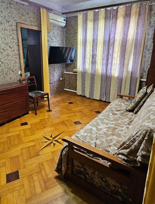 Продам трехкомнатную (3-комн.) квартиру, Коммунистический пр-кт, 11к3, Ростов-на-Дону г