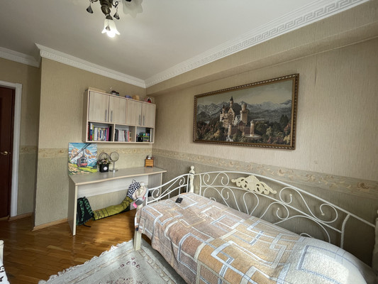 Продам многокомнатную квартиру, Имама Шамиля пр-кт, 4ка, Махачкала г