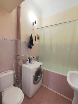 Продам двухкомнатную (2-комн.) квартиру, Фрунзе ул, 43к2, Симферополь г