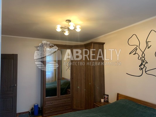 Продам двухкомнатную (2-комн.) квартиру, Островитянова ул, 5к2, Москва г
