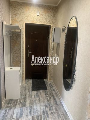 Продам двухкомнатную (2-комн.) квартиру, Пушкинская ул, 27, Шушары п