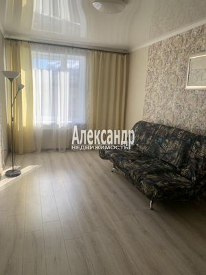 Продам двухкомнатную (2-комн.) квартиру, Пушкинская ул, 27, Шушары п