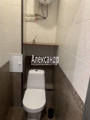 Продам двухкомнатную (2-комн.) квартиру, Пушкинская ул, 27, Шушары п