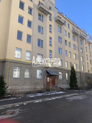 Продам двухкомнатную (2-комн.) квартиру, Пушкинская ул, 27, Шушары п