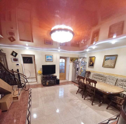 Продам трехкомнатную (3-комн.) квартиру, Генерала Захарова ул, 9к2, Симферополь г