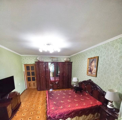 Продам трехкомнатную (3-комн.) квартиру, Генерала Захарова ул, 9к2, Симферополь г