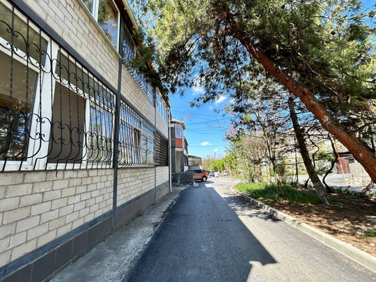 Продам трехкомнатную (3-комн.) квартиру, Генерала Захарова ул, 9к2, Симферополь г