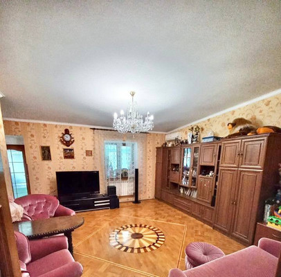 Продам трехкомнатную (3-комн.) квартиру, Генерала Захарова ул, 9к2, Симферополь г