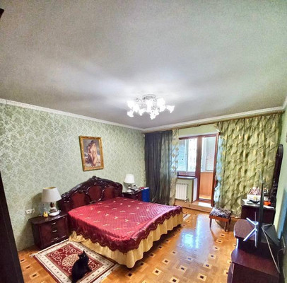 Продам трехкомнатную (3-комн.) квартиру, Генерала Захарова ул, 9к2, Симферополь г