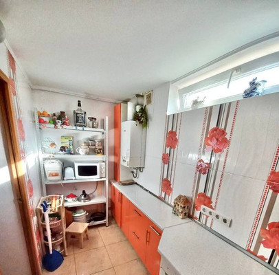 Продам трехкомнатную (3-комн.) квартиру, Генерала Захарова ул, 9к2, Симферополь г