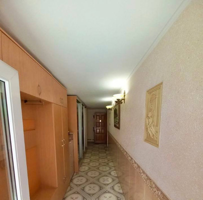 Продам трехкомнатную (3-комн.) квартиру, Генерала Захарова ул, 9к2, Симферополь г