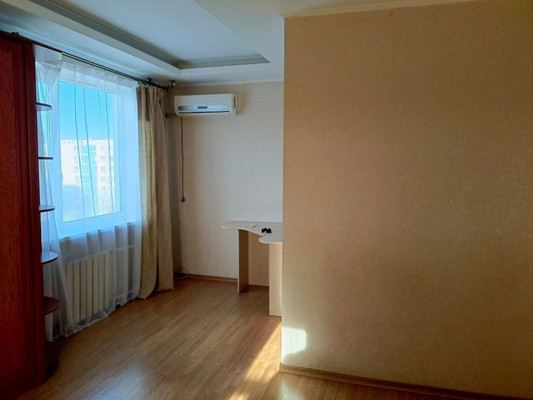 Продам однокомнатную (1-комн.) квартиру, Комарова б-р, 11/3, Ростов-на-Дону г