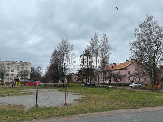 Продам двухкомнатную (2-комн.) квартиру, Гагарина ул, 6, Приозерск г