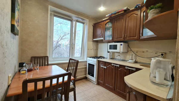 Продам двухкомнатную (2-комн.) квартиру, Энтузиастов ш, 100к4, Москва г